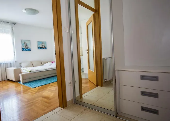 Apartment Luka