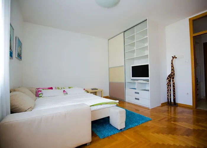 Apartment Luka